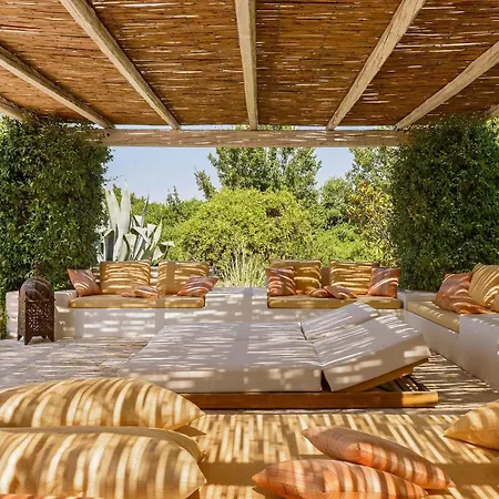 بيت للعطل In Mit Privatem Pool أوستوني